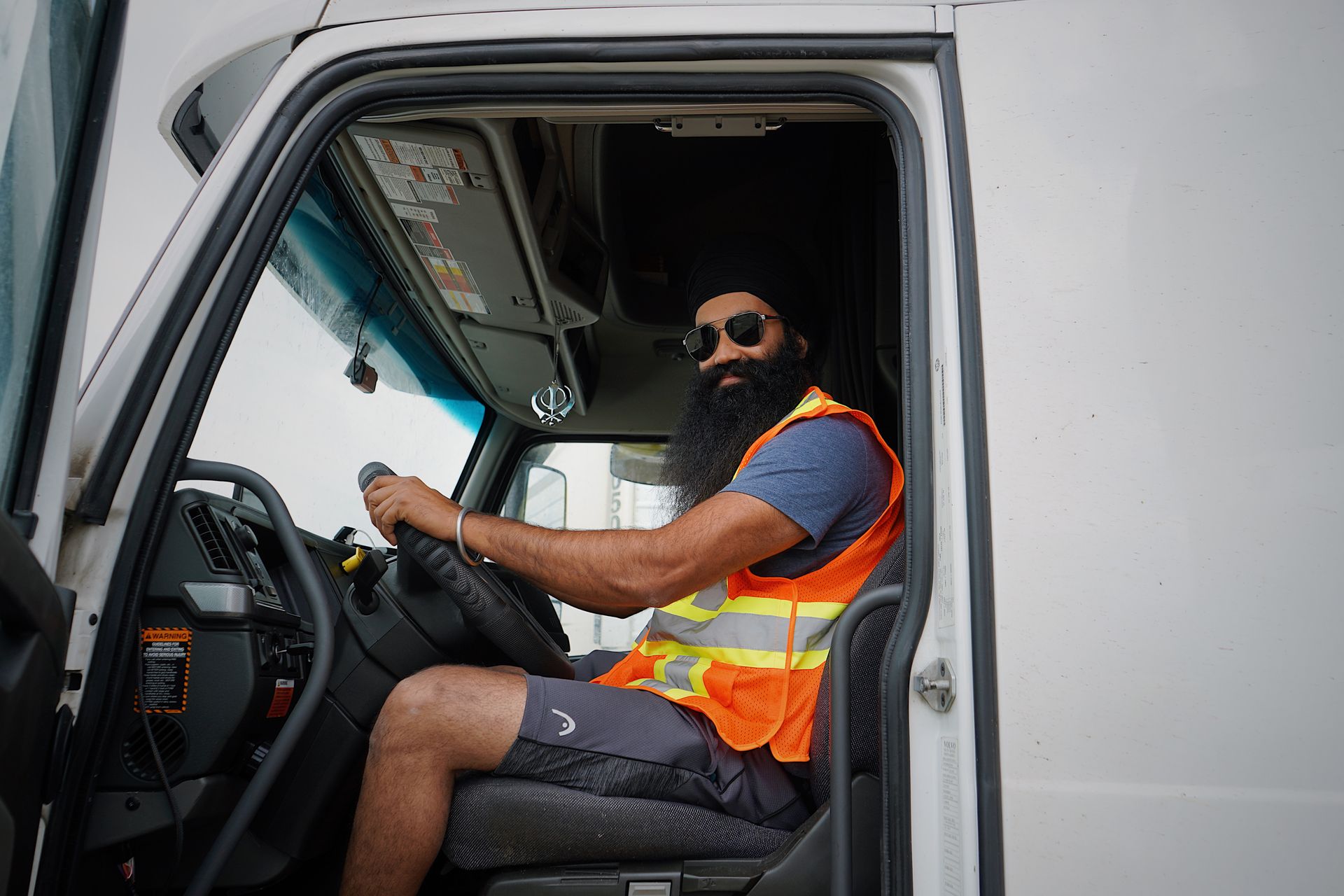 Owner-operator driver coordinating with dispatch